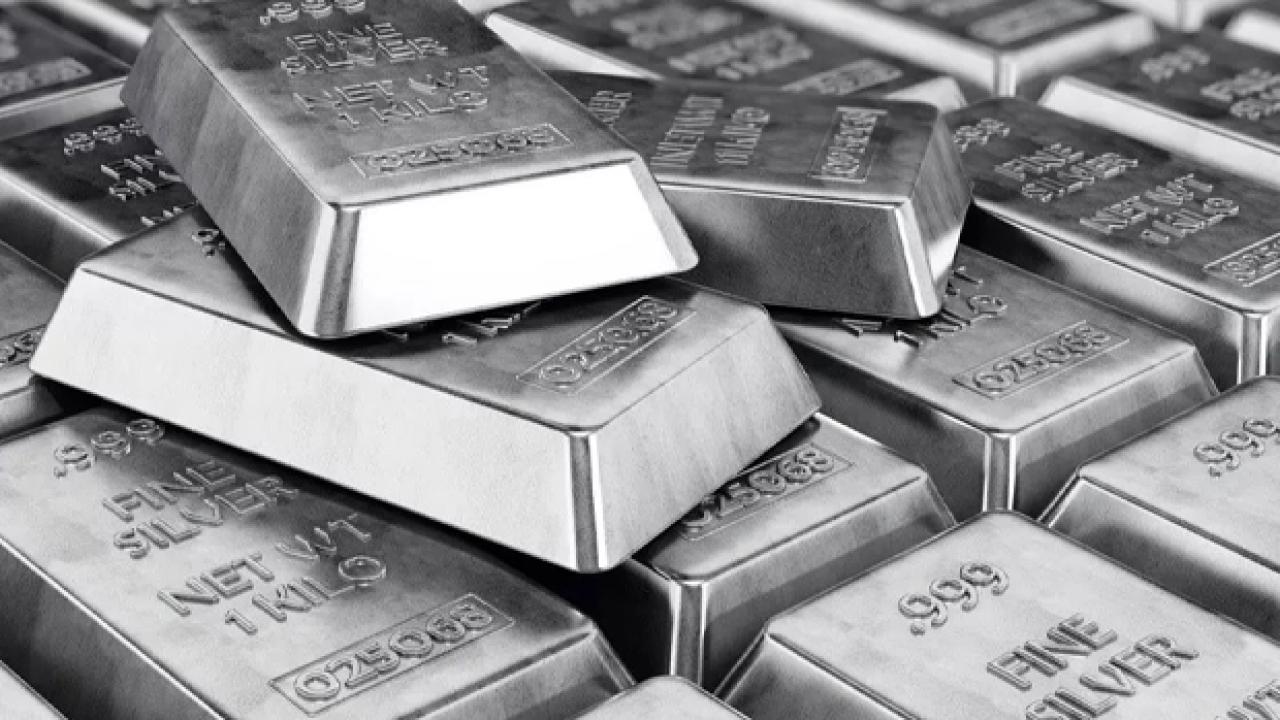 Gümüşte sert kar satışı