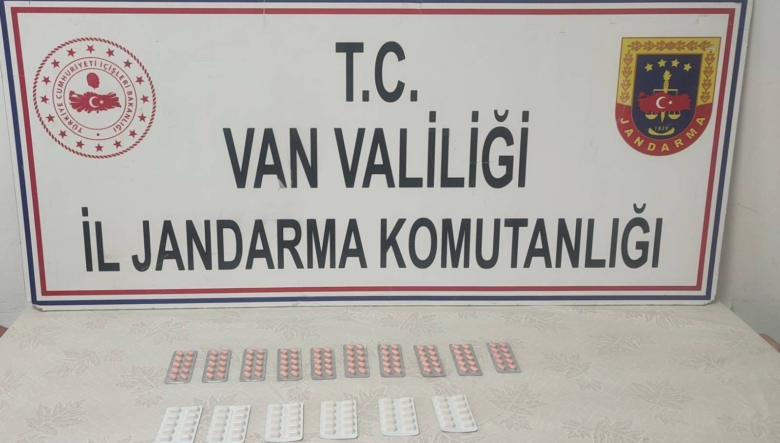 İran uyruklu kişiden 160 adet uyuşturucu hap ele geçirildi