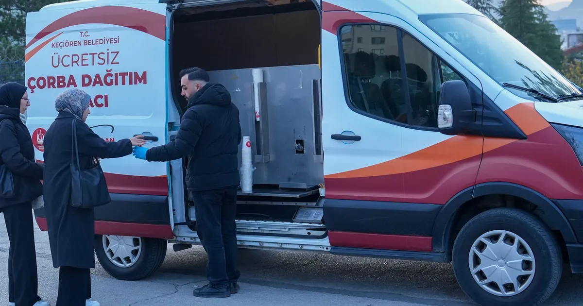 Ankara Keçiören’de vatandaşa sıcak çorba