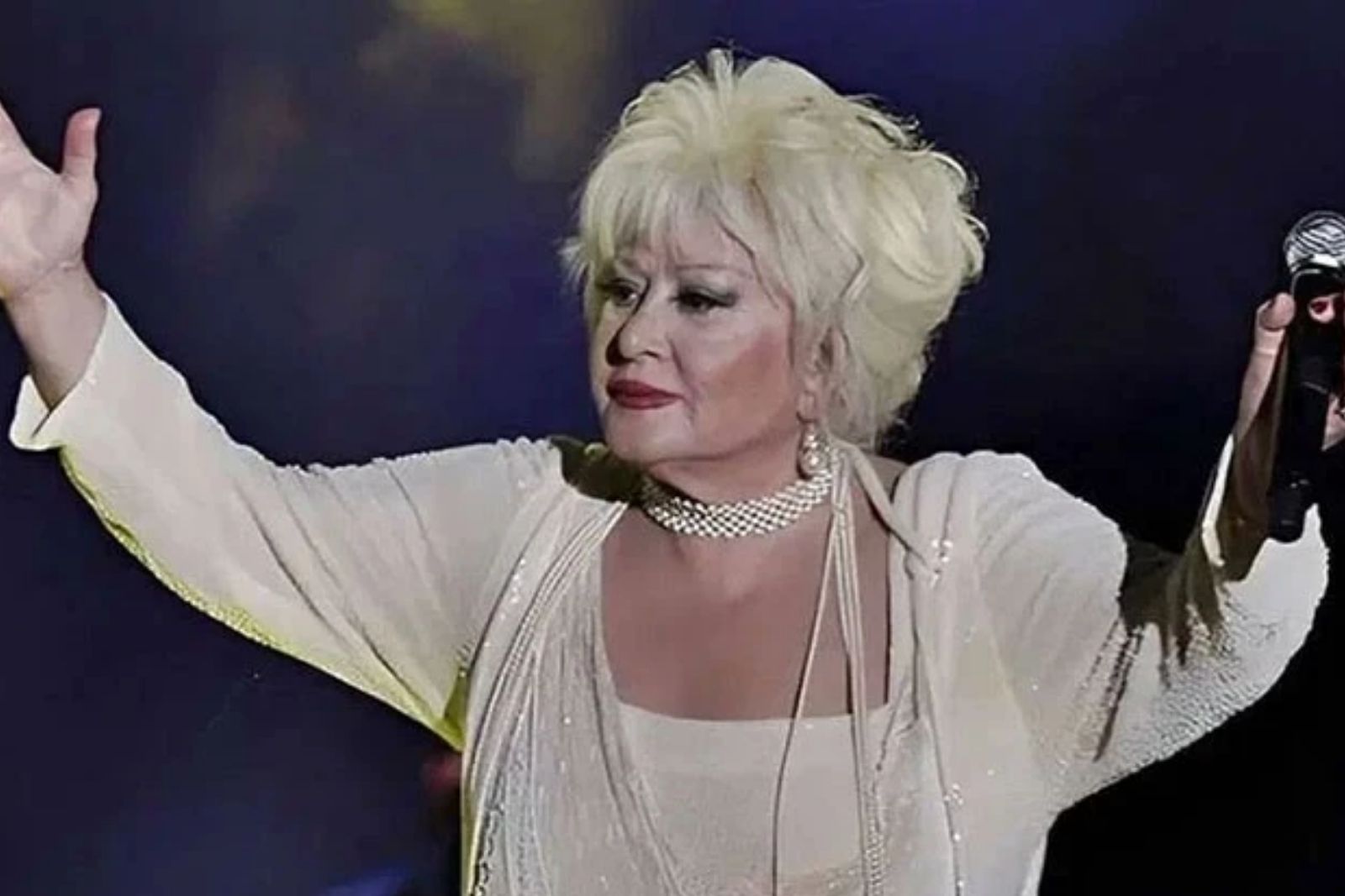 Naaşı dün ülkeye getirilen merhum şarkıcı Muazzez Abacı’nın servetine Sacit Aslan notu