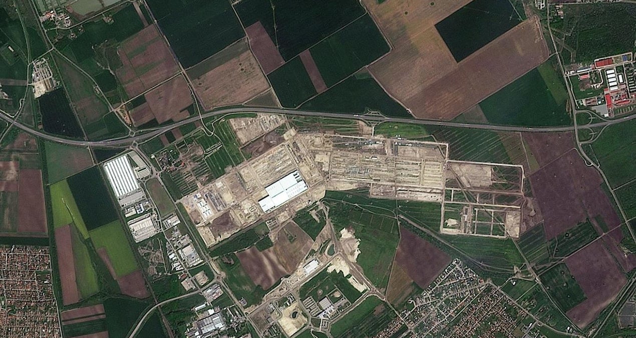 Türkiye’de çivi çakmadı, Macaristan’da bitiriyor