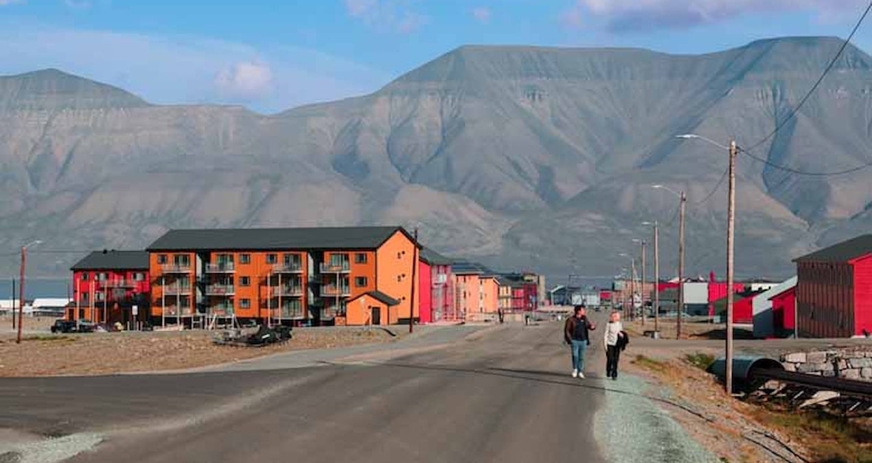Bu şehirde 70 yıldır ölmek de doğmak da yasak!