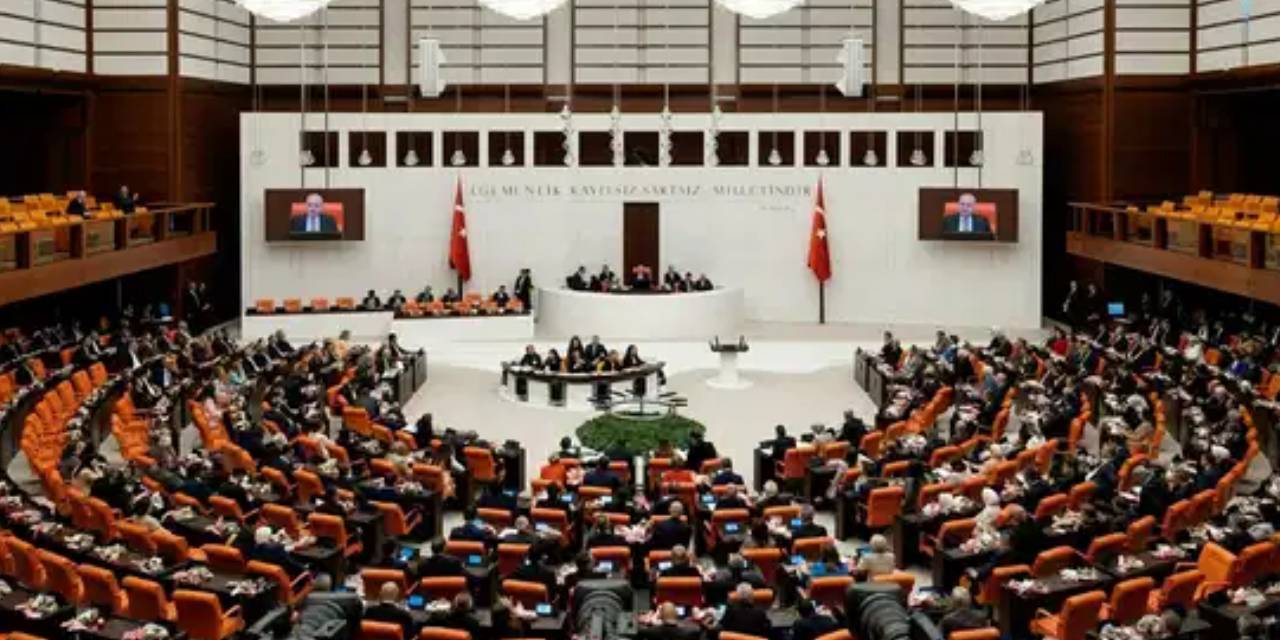 Meclis’te ‘ırkçılık’ tartışması: Daha dün Cumhur ittifakına ‘faşist’ diyordunuz”