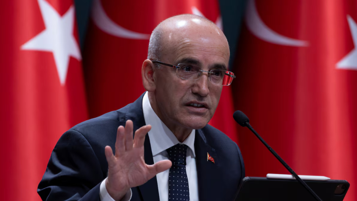 Mehmet Şimşek: Altın hariç cari açık, program döneminde belirgin şekilde iyileşti