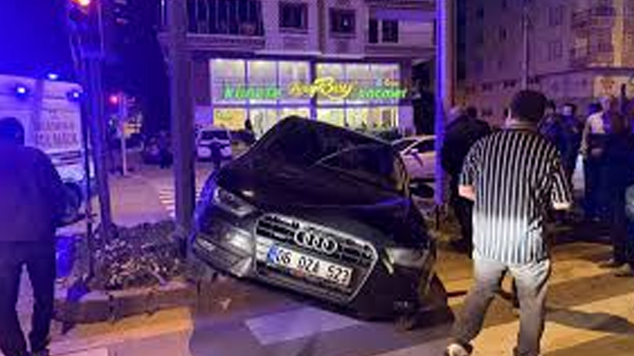 Ankara’da İki Farklı Trafik Kazasında 4 Yaralı