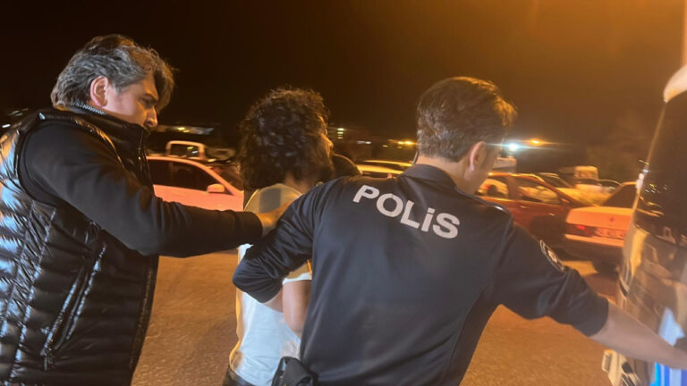 saglik-ekipleri-bicakli-kavgada-rehin-alindi-uYYkqps9