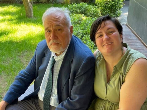 Ilber ortaylinin esyalarini whatsapp grubunda satisa cikarmisti kizindan aciklama geldi nXXpG8lP
