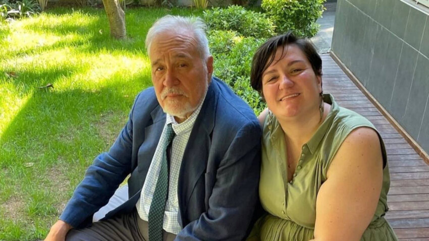 Ilber ortaylinin esyalarini whatsapp grubunda satisa cikarmisti kizindan aciklama geldi nXXpG8lP